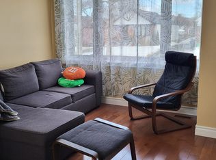 30 Arden Cres, Toronto, ON M1L3R5