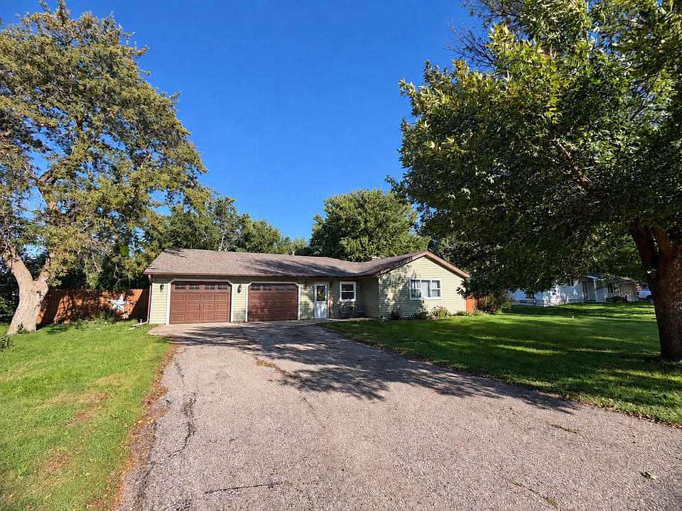 1st image of 668 2nd Ave