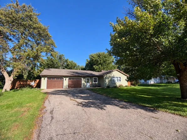 668 2nd Ave, Brewster, MN 56119