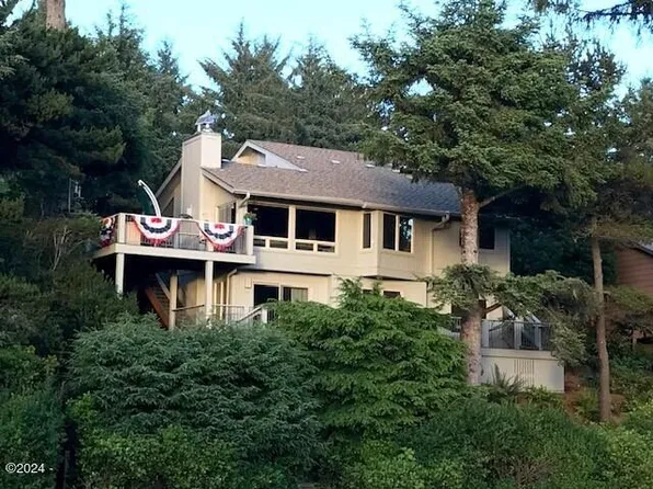 111 W Bay Point Rd, Gleneden Beach, OR 97388