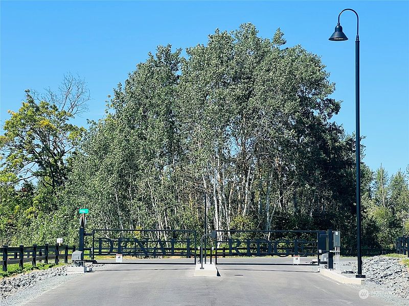 3rd image of 731 Denali Court