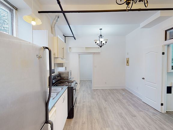3rd image of 1152 Gerrard St E #203