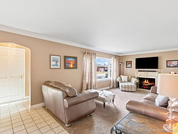 4th image of 9548 Mansfield Ave