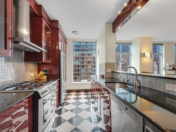 3rd image of 250 E 54th St APT 11F