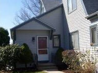 12 Chestnut Hl, Branford, CT 06405