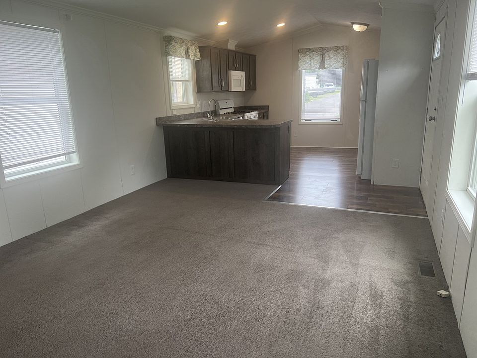 2nd image of 5 Mainview Dr