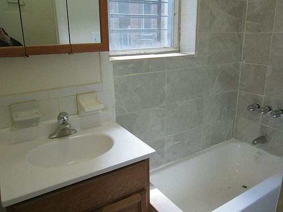 2nd image of 221 Lewis Ave APT 3R