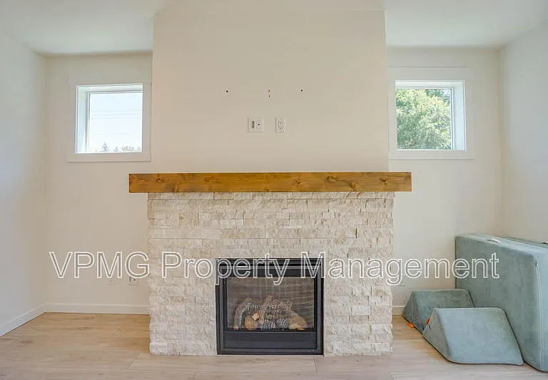 935 SE 36th St — Photo 13