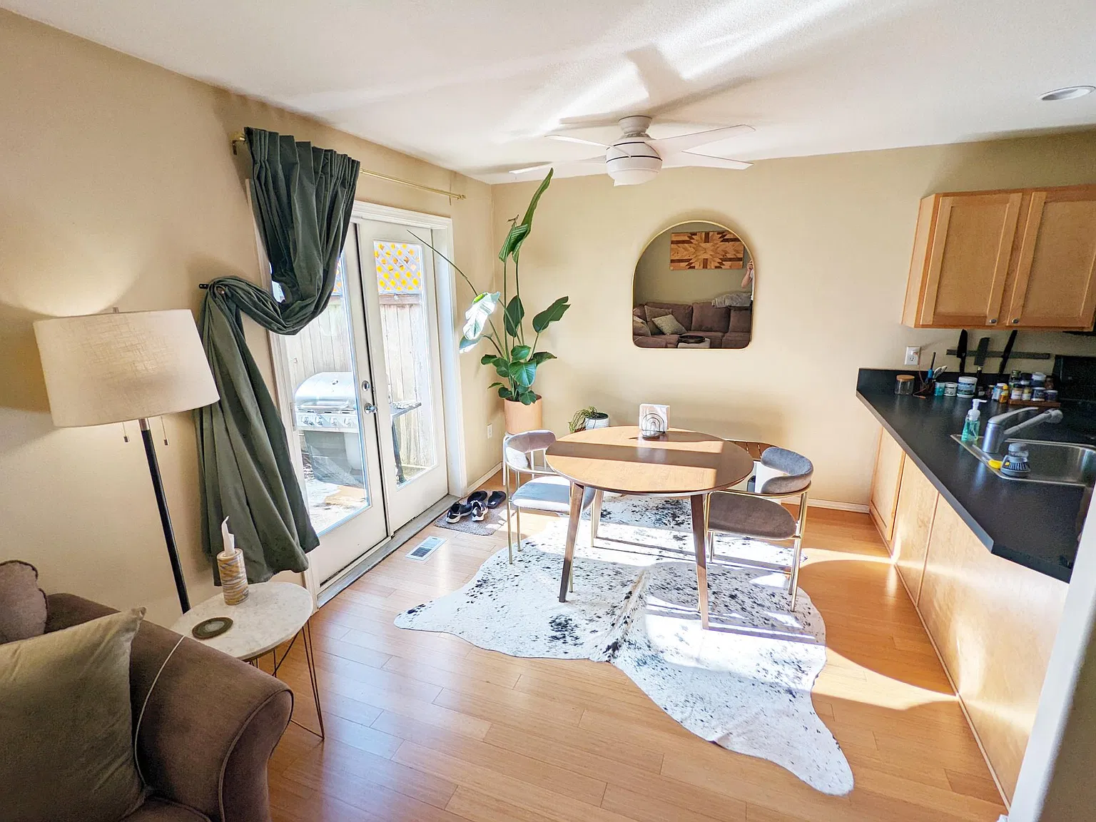3 bed, 1.5 bath, 1350 sqft, $3,195 — Photo 3