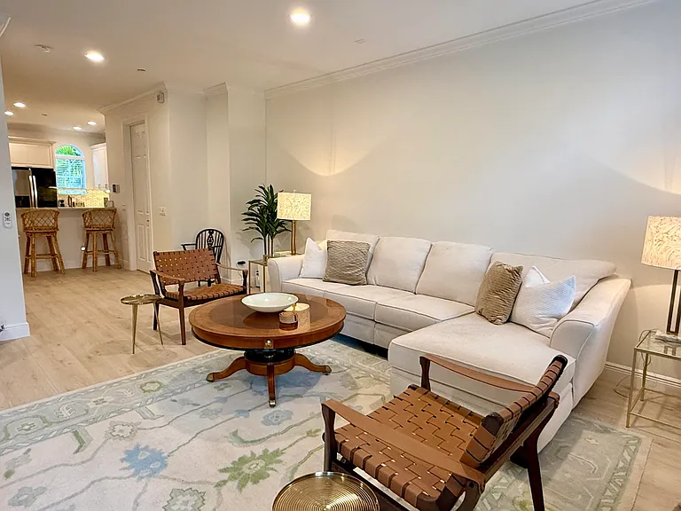 809 Estancia Way — Photo 16