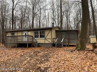 154 Mountain View Dr, Pocono Lake, PA