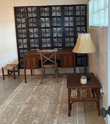 Office desk and WiFi included.