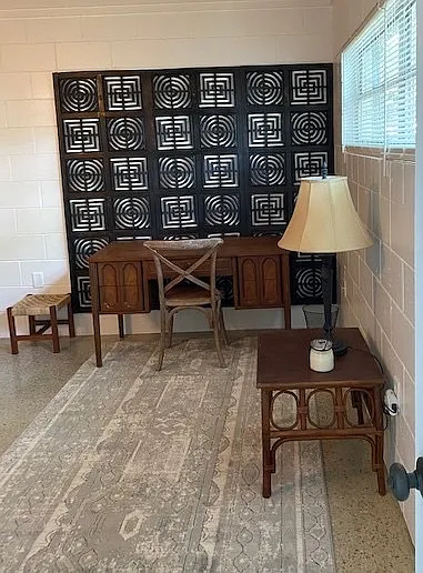 Office desk and WiFi included. - SE 8th Pl