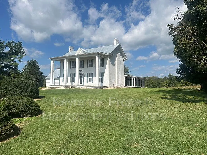 4 bed, 3.0 bath, 3500 sqft, $2,100 — Photo 4