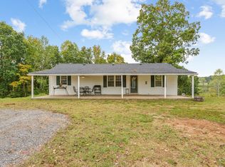 994 Purtle Rd, Lafayette, TN 37083