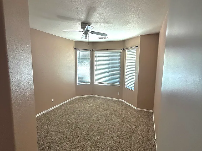 6243 Calle Feliz NW — Photo 16