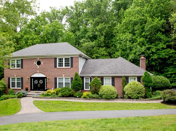 18 Raphael Rd, Hockessin, DE 19707