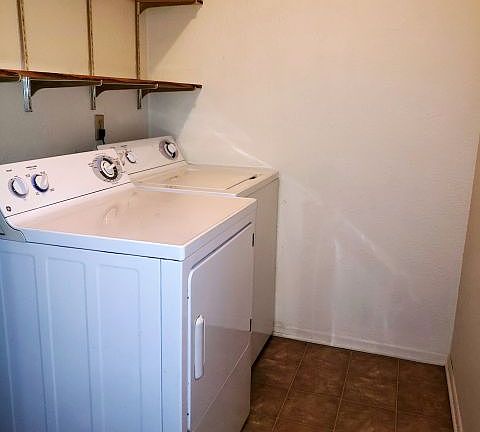 4th image of 2324 Canyon Dr APT 1