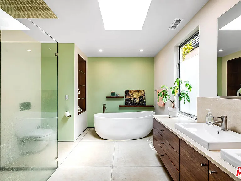 417 Venice Way — Photo 15