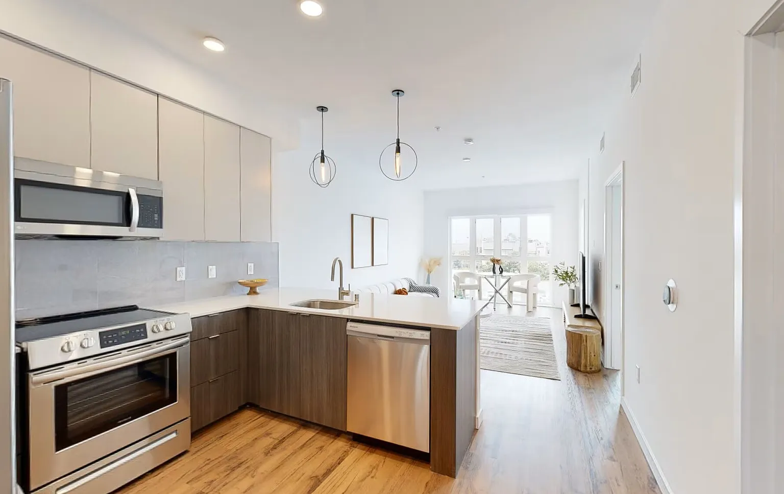 Maxwell Apartments — Photo 4