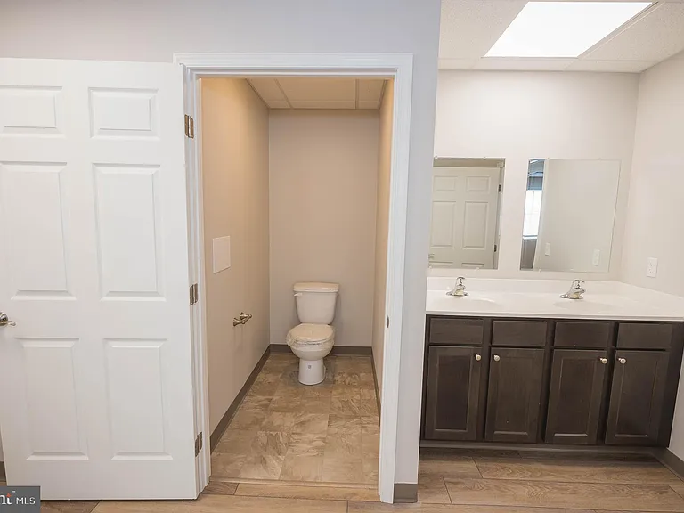 123 Bateman St #2-214B — Photo 49