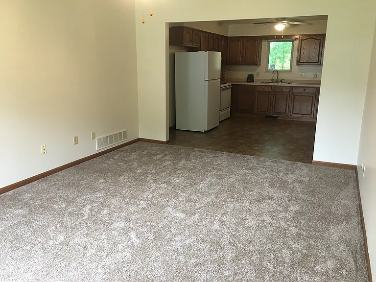 334 Oakdale Cir — Photo 6