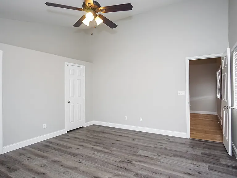 537 Bay Bridge Dr — Photo 9