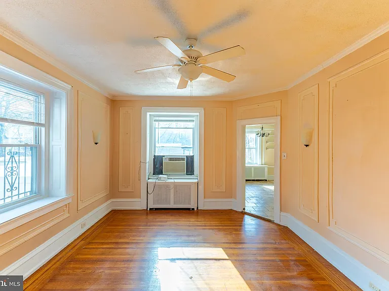 2216 Georges Ln — Photo 12