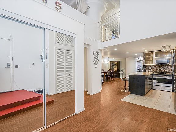 2nd image of 10 Bay Street Landing #1D