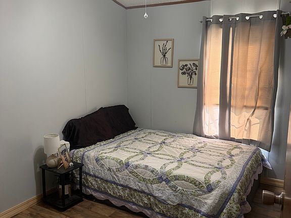 5th image of 800 W Davis Ave #37