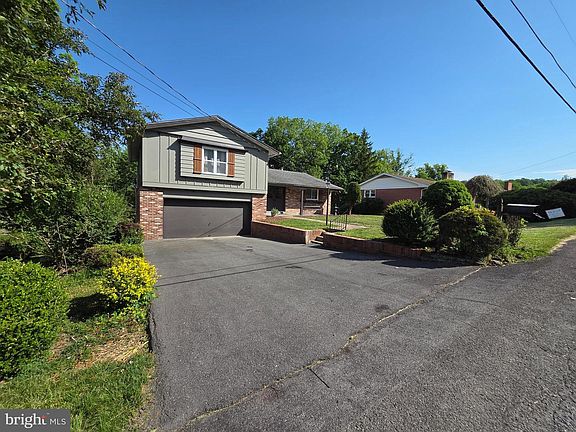 5th image of 1028 Weires Ave