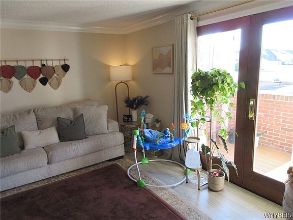 5th image of 5799 Broadway St APT 3