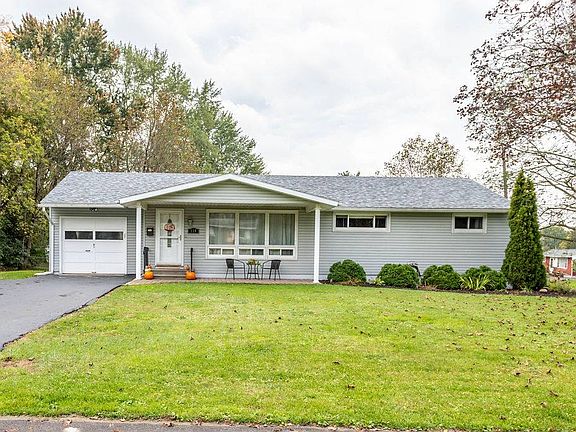 4th image of 114 Midwood Dr