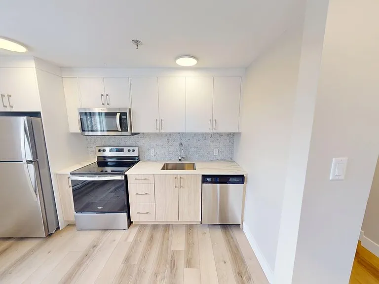 6140 Lady Hammond Rd #302 — Photo 14