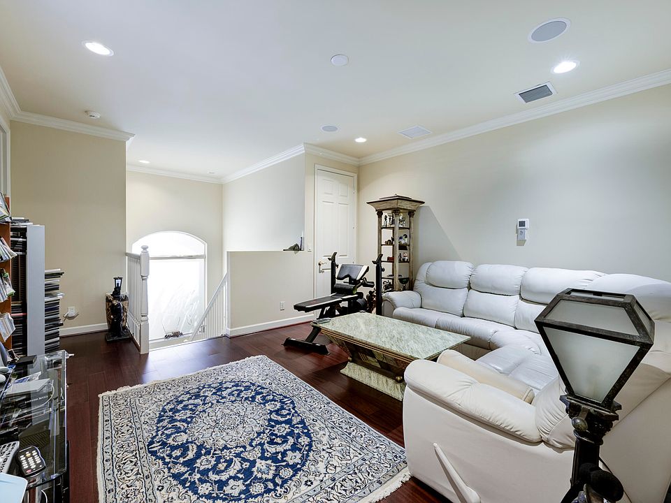 1st image of 131 Siesta Way