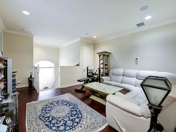 131 Siesta Way, Palm Beach Gardens, FL 33418