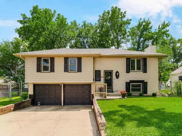 2321 W 48th St, Westwood, KS 66205