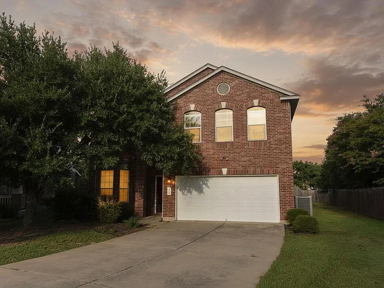 2806 Stirrup Cv — Photo 1