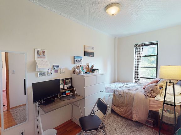 3rd image of 301 E 85th St APT 8