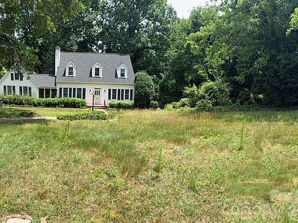 1st image of 2813 Greenbriar Rd