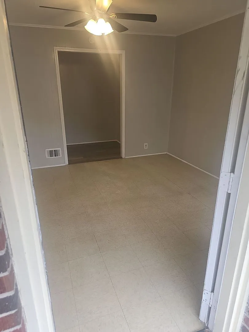 3628 C Live Oak St — Photo 3
