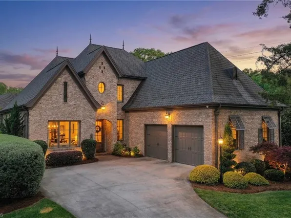 4090 Carriage Manor Cv, Winston Salem, NC 27106