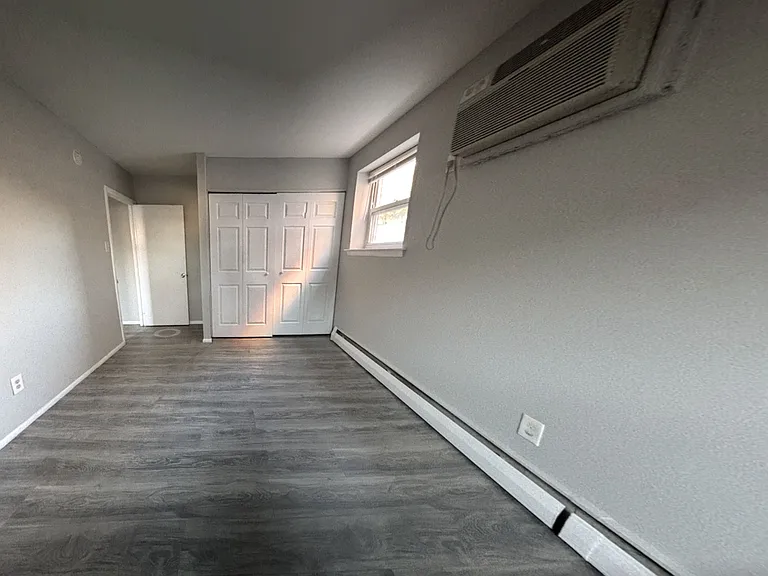 Ashland Apartments — Photo 12
