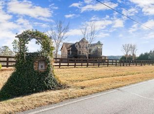 812 Riverdale Rd, Toccoa, GA 30577