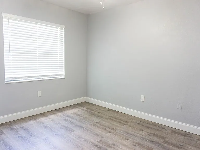 Lincoln Place — Photo 21