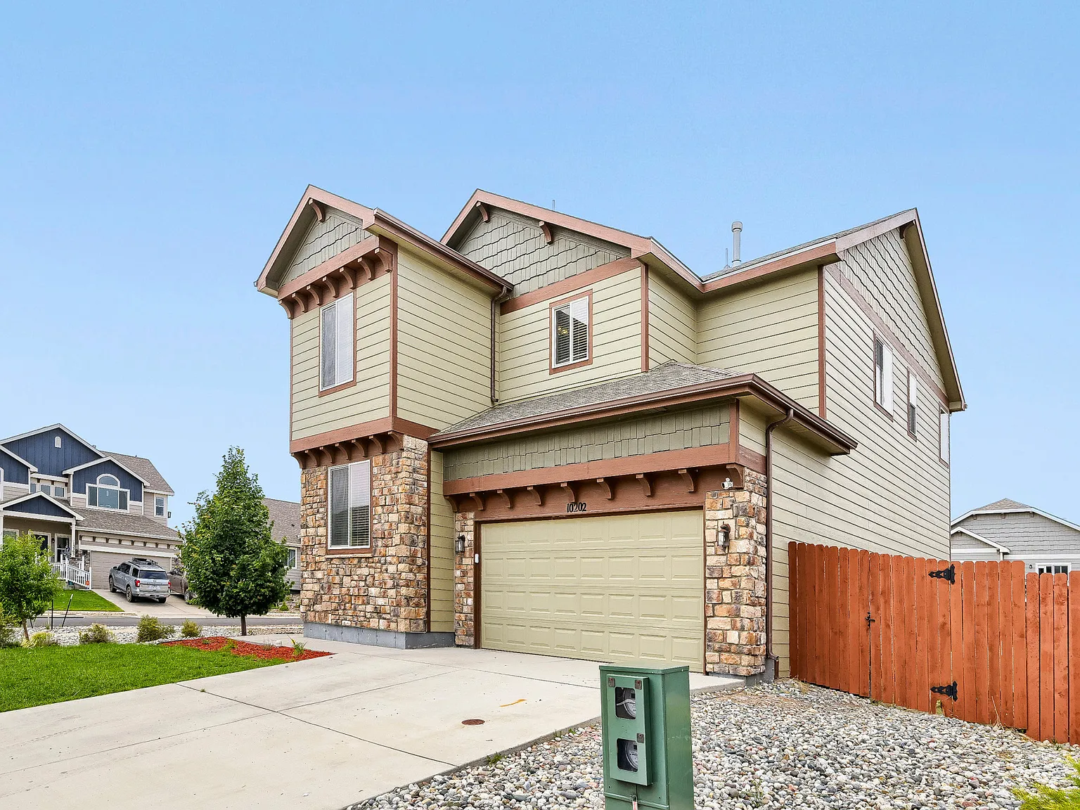 6 bed, 3530 sqft, $3,250 — Photo 2