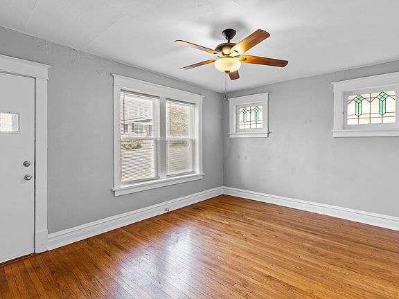 3rd image of 3912 Miami St #1F