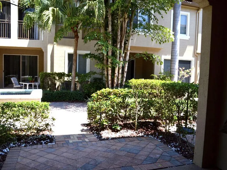 3042 Waterside Cir — Photo 10