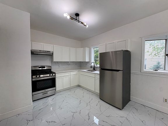 2nd image of 519 Chestnut St Floor 2