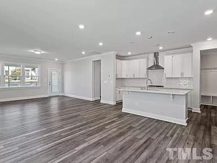 2237 Jollay St — Photo 10